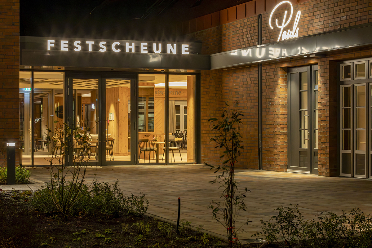 Eingang zur Festscheune und zum Restaurant "Pauls"