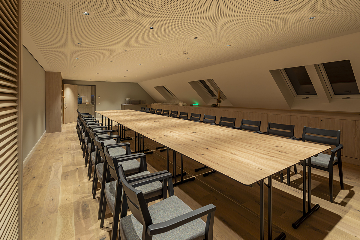 Konferenzraum mit Seeblick